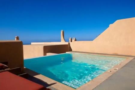 Voreina Gallery Suites - 99