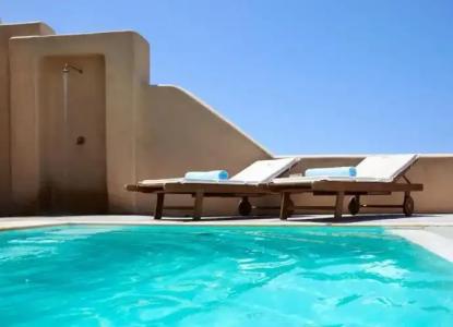 Voreina Gallery Suites - 14