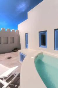 Luna Santorini Suites - 63