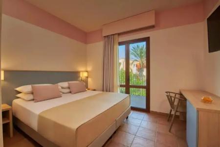 Serenusa Resort - 32