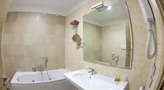 Centrum Palace & Resorts - 9