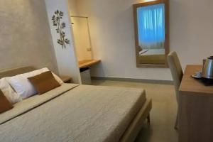 Marchese d'Altavilla, Tropea