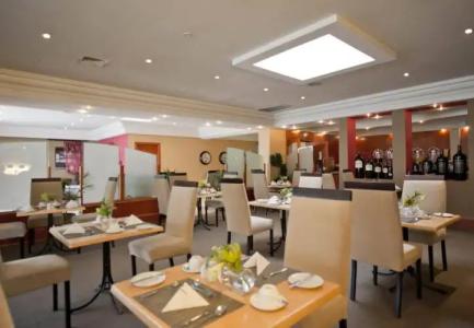 Protea by Marriott Windhoek Furstenhof - 10