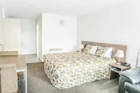 Airport Christchurch Motel - 1