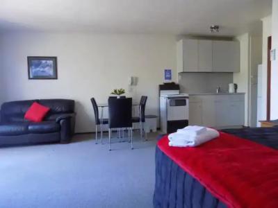 Garden City Motel - 80