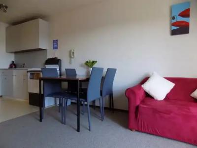 Garden City Motel - 98