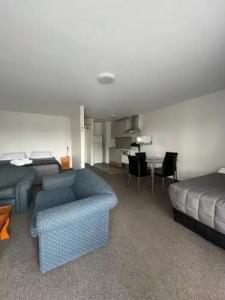 Garden City Motel - 42