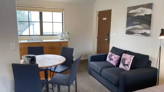 Southern Comfort Motel - 69