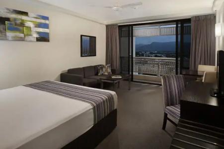 Rydges Esplanade Resort Cairns - 75