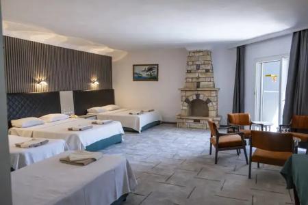 Mustis Royal Plaza - 2