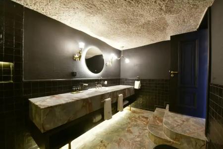 Sacred Mansion - 115