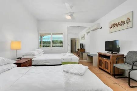 Cairns Reef Apartments & Motel - 41