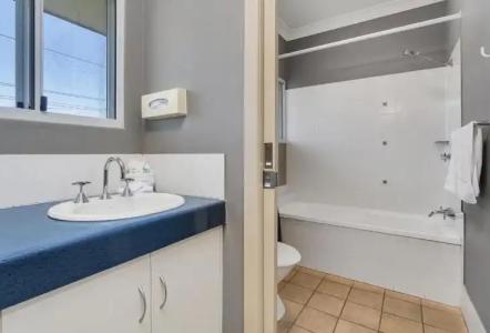Cairns Reef Apartments & Motel - 66