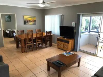 Cairns Reef Apartments & Motel - 45