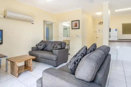 Tradewinds McLeod Holiday Apartments - 43