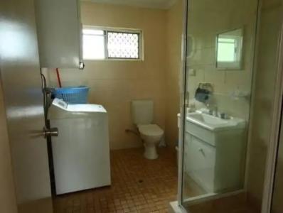 Coral Reef Apartments - 8