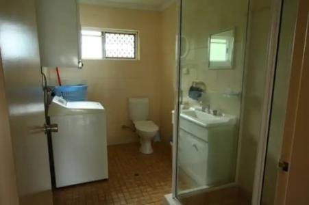 Coral Reef Apartments - 9