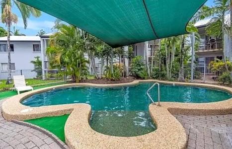 Coral Reef Apartments - 38