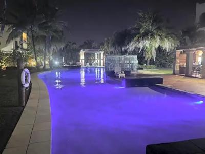 Coral Reef Apartments - 40