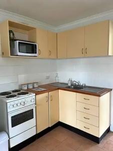 Coral Reef Apartments - 27