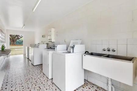 First City Caravilla - 53