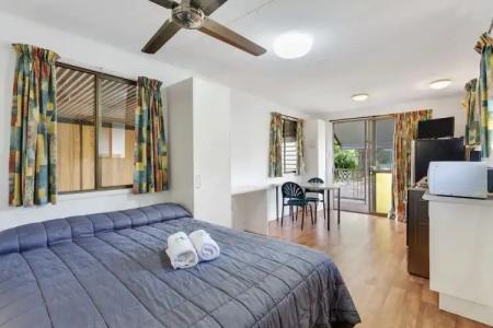 First City Caravilla - 1