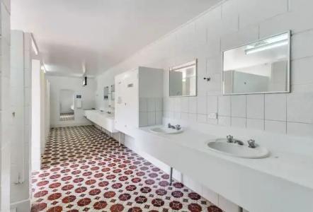 First City Caravilla - 8