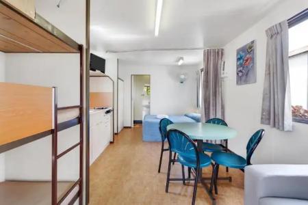 First City Caravilla - 38