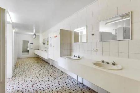 First City Caravilla - 35