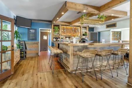 Best Western Plus - 27