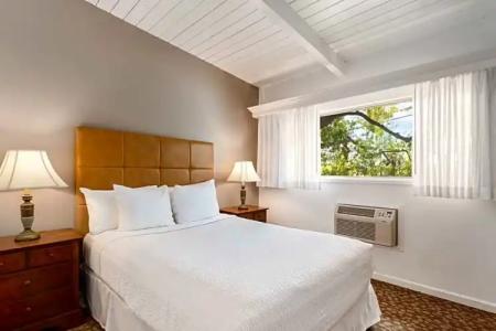 Best Western Plus - 99