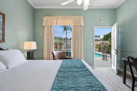 Lavender Inn by the Sea - 3