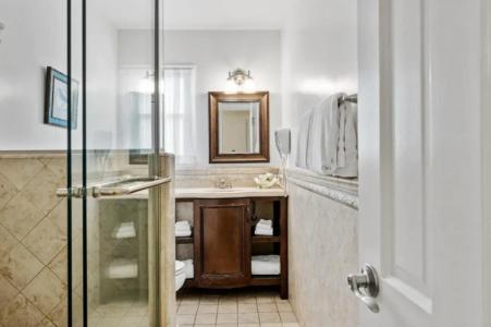 Lavender Inn by the Sea - 19