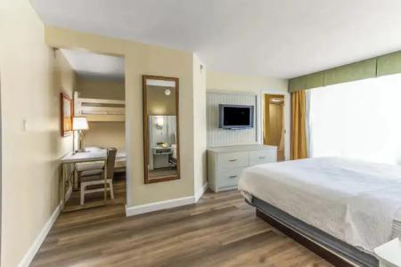 Holiday Inn & Suites Clearwater Beach by IHG - 92