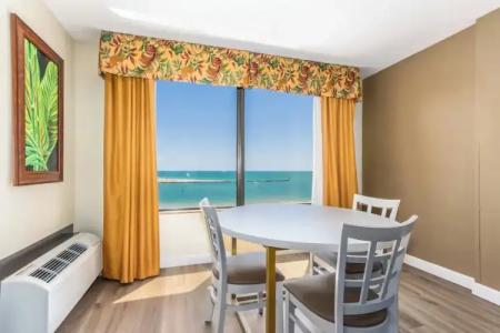 Holiday Inn & Suites Clearwater Beach by IHG - 108