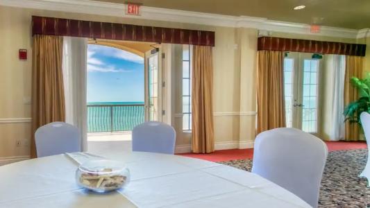 Holiday Inn & Suites Clearwater Beach by IHG - 11