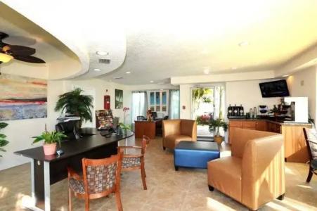 Coconut Cove All Suite - 1