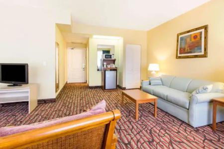 Rodeway Inn Clearwater - Central - 33