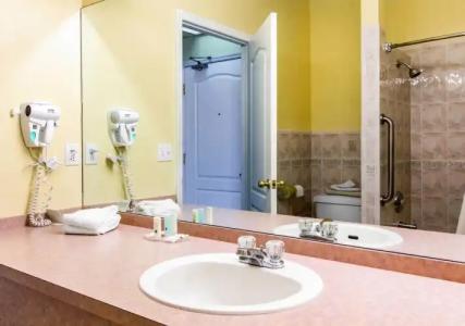 Rodeway Inn Clearwater - Central - 7