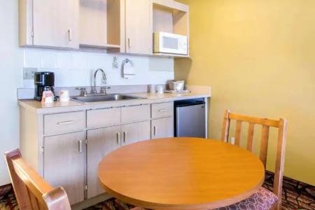 Rodeway Inn Clearwater - Central - 17