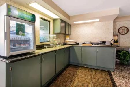 Rodeway Inn Clearwater - Central - 15