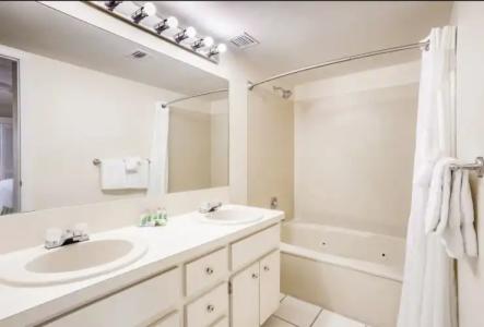 Marina Del Mar Resort and Marina - 9