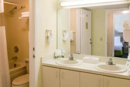 Marina Del Mar Resort and Marina - 8