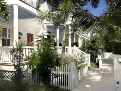 Parrot Key & Villas - 23