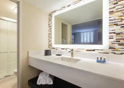 Fairfield Inn & Suites - 31