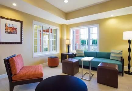 Fairfield Inn & Suites - 13