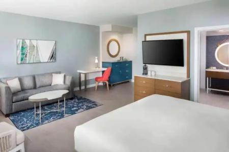 The Reach Key West, Curio Collection by Hilton - 8