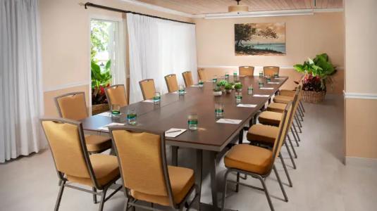 Ocean Key Resort - A Noble House Resort - 28