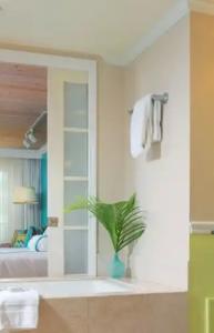 Ocean Key Resort - A Noble House Resort - 108