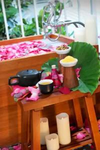 Ocean Key Resort - A Noble House Resort - 22